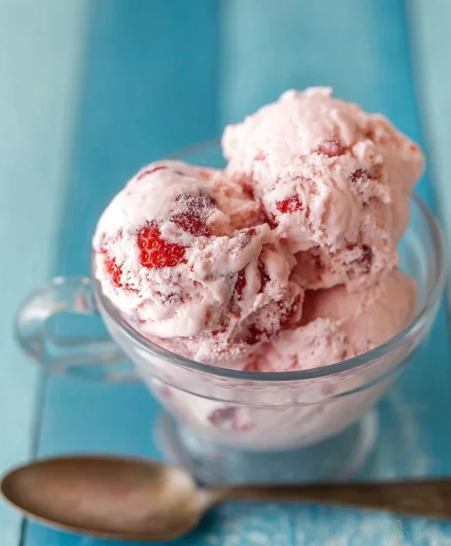 Homemade Strawberry Ice Cream
