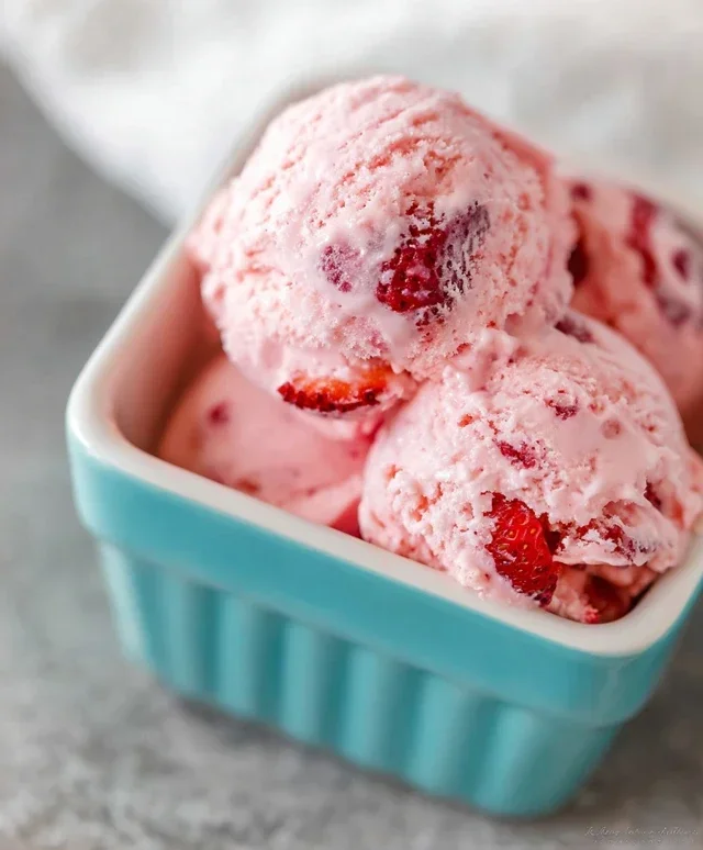 Homemade Strawberry Ice Cream